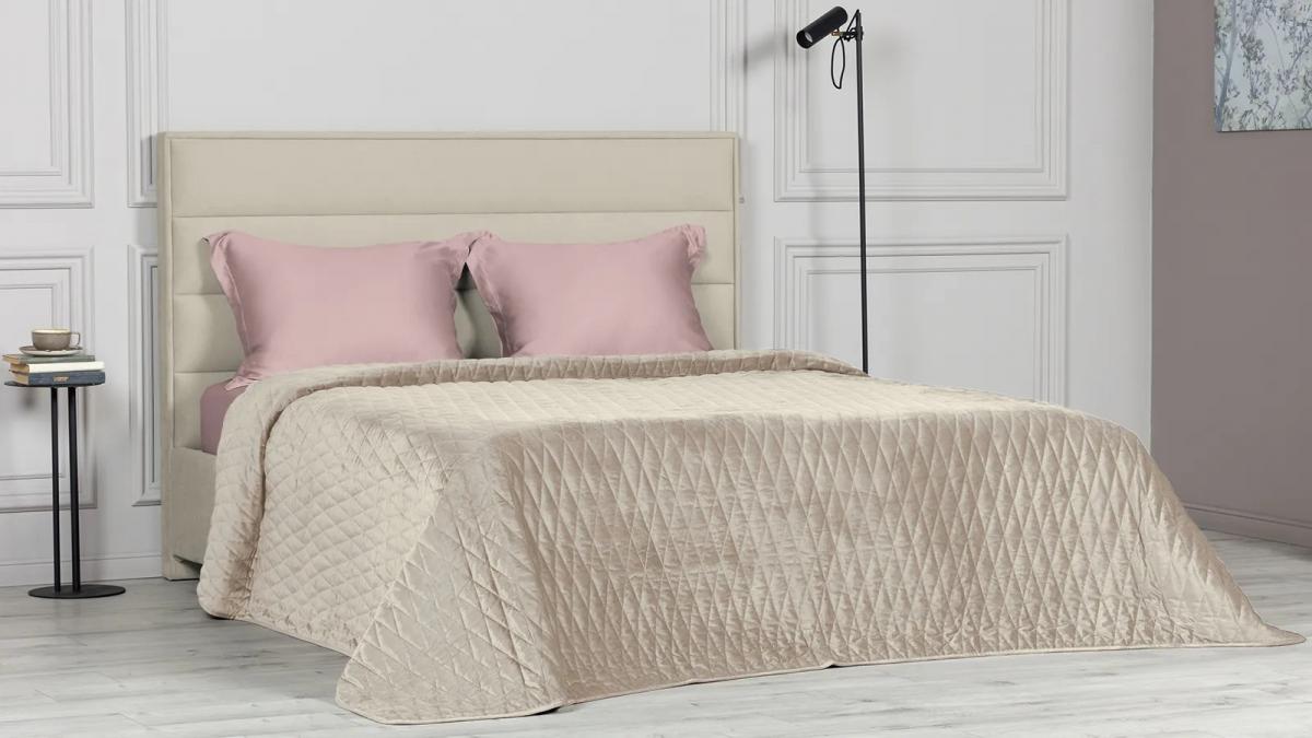 Покрывало стеганое Velvet Edition (геометрия) 240*260 Карамель